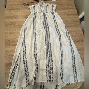 Old Navy Black and White Patterned Skirt